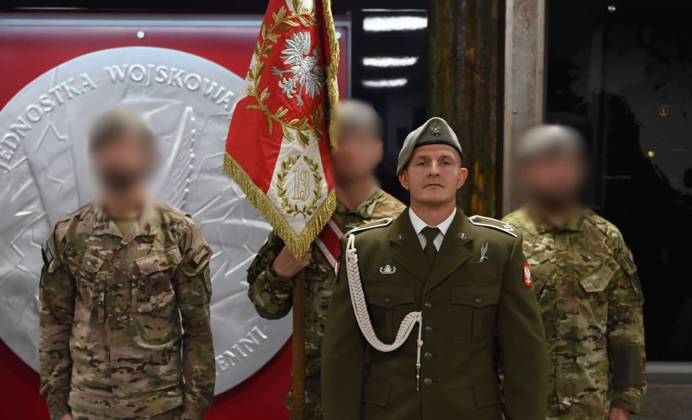 Zbigniew Radecki in Galauniform bei einer militärischen Zeremonie